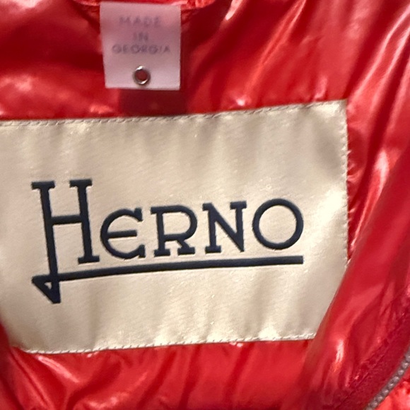 Herno Red Short-Sleeve Puffer Jacket - Picture 2 of 7